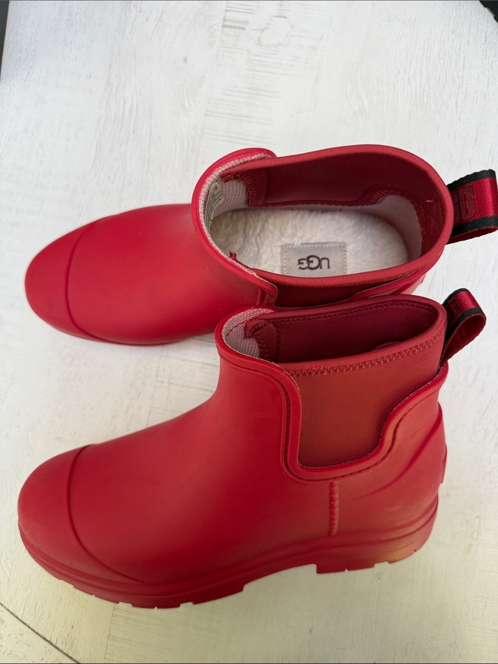 UGG Women’s Red Ankle Rain Boots Size 9